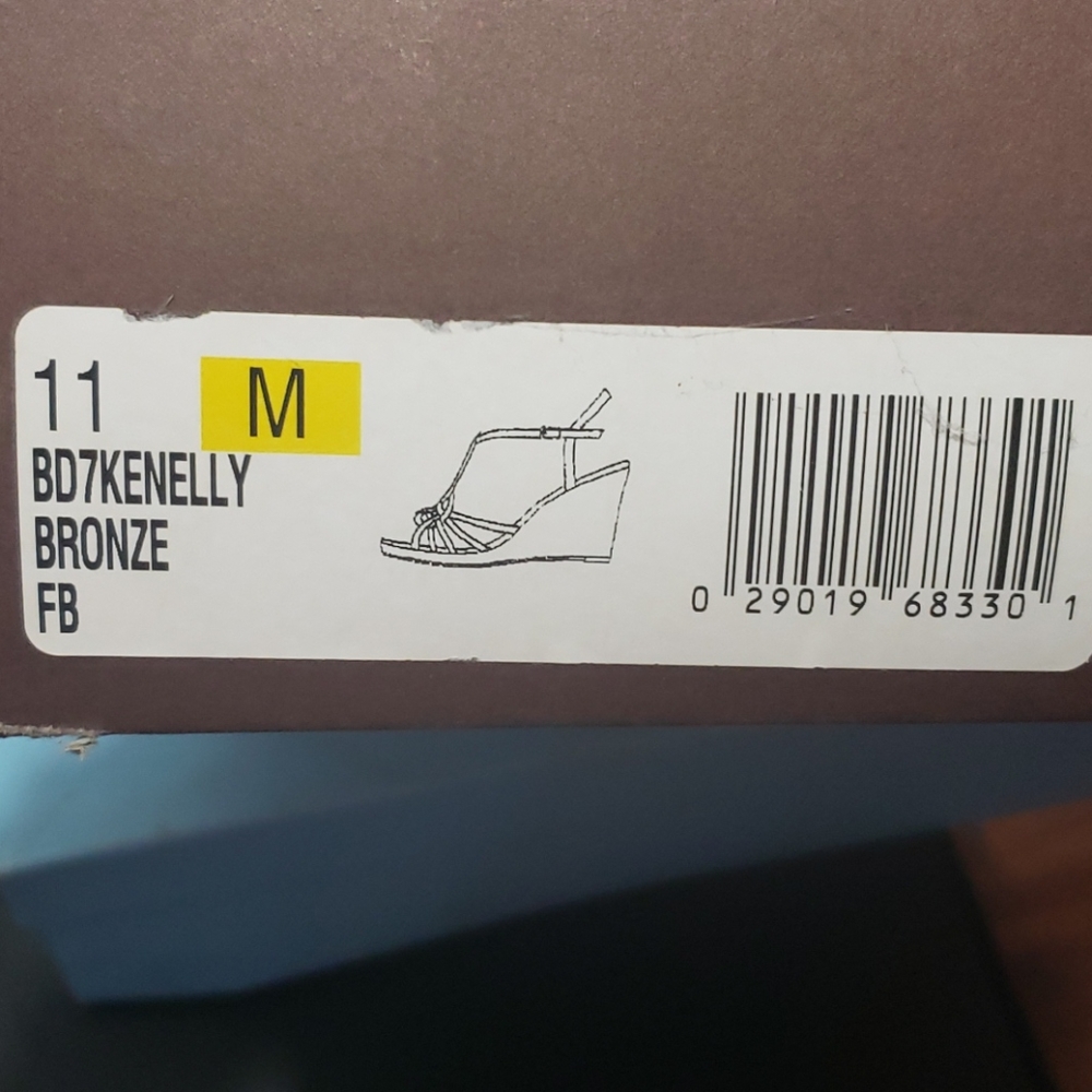 Wedge Sandal - Picture 3 of 3